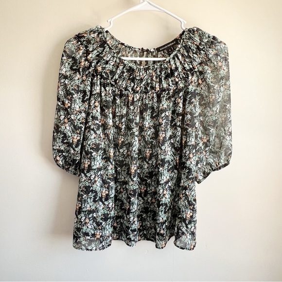 Banana Republic Tops - Banana Republic Floral Semisheer Puff Short Sleeve Blouse